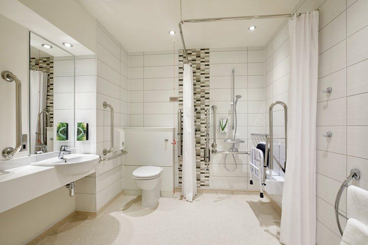 Premier Inn อาเบอรีสวิท ภายนอก รูปภาพ