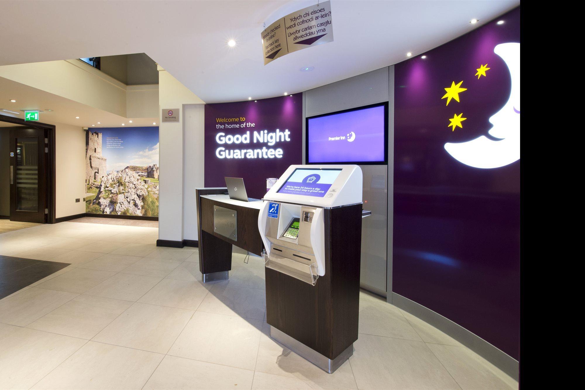 Premier Inn อาเบอรีสวิท ภายนอก รูปภาพ